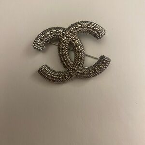 CHANEL Classic Textured Crystal Interlocking CC Logo Brooch Pin